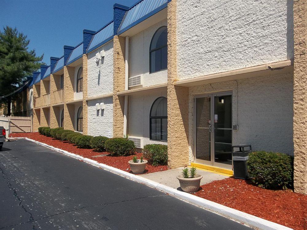 Baymont By Wyndham Northwood Motel Exterior foto