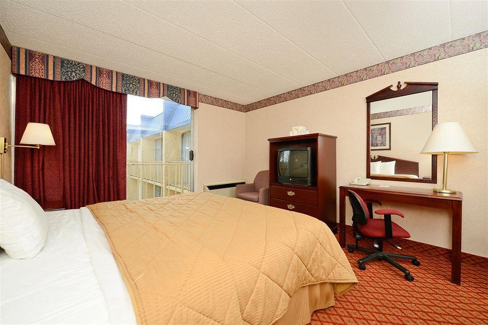 Baymont By Wyndham Northwood Motel Exterior foto
