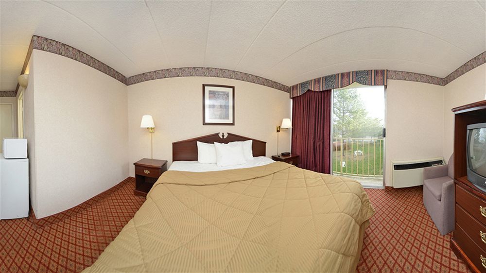 Baymont By Wyndham Northwood Motel Exterior foto